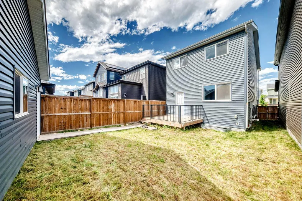 49 Legacy Glen Place SE Calgary AB T2X 4G8