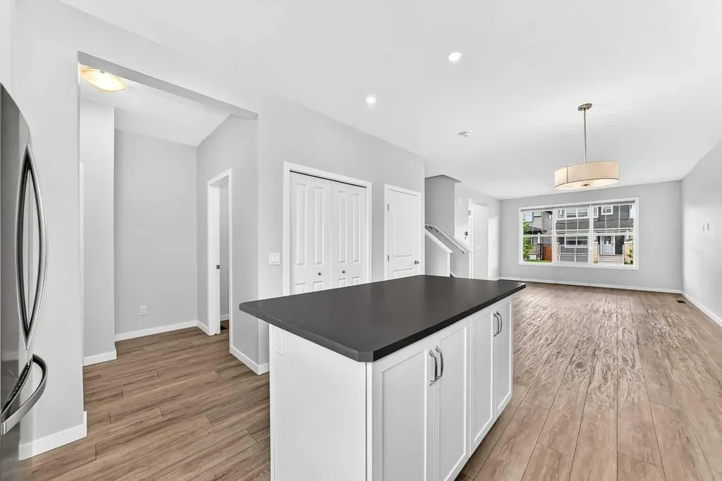49 Legacy Glen Place SE Calgary AB T2X 4G8