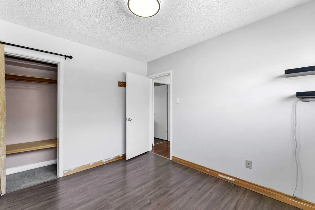 1120 1 Avenue NE Medicine Hat AB T1A5Z6