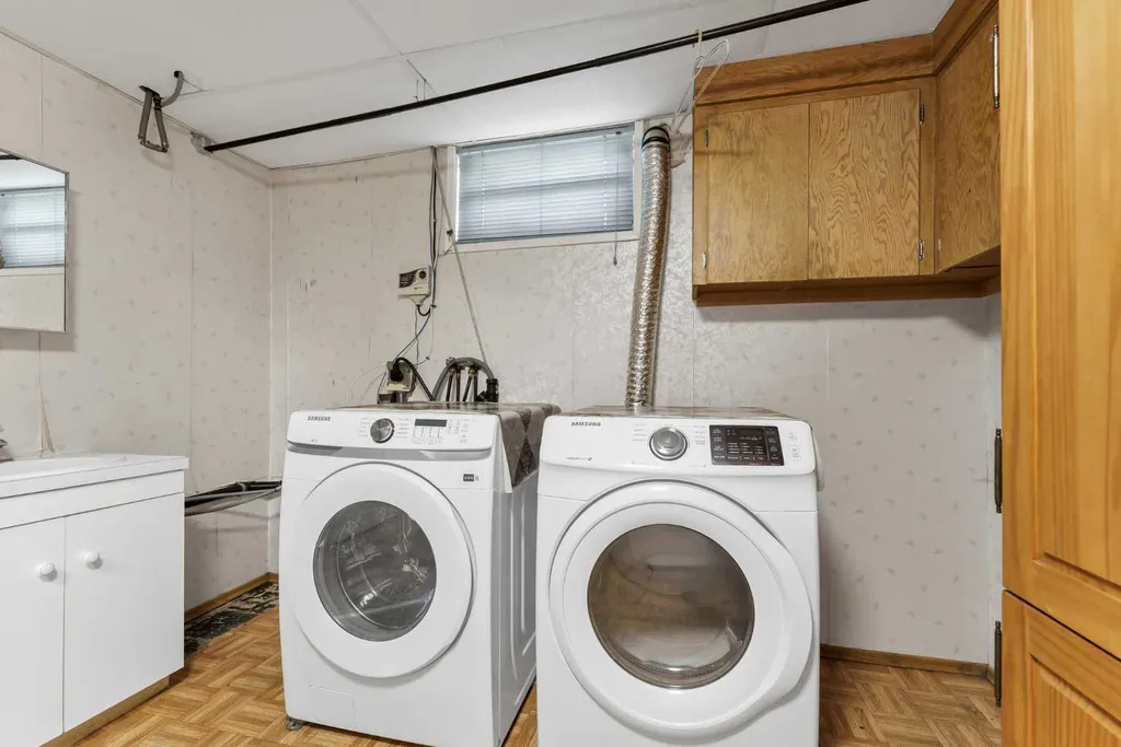 1120 1 Avenue NE Medicine Hat AB T1A5Z6