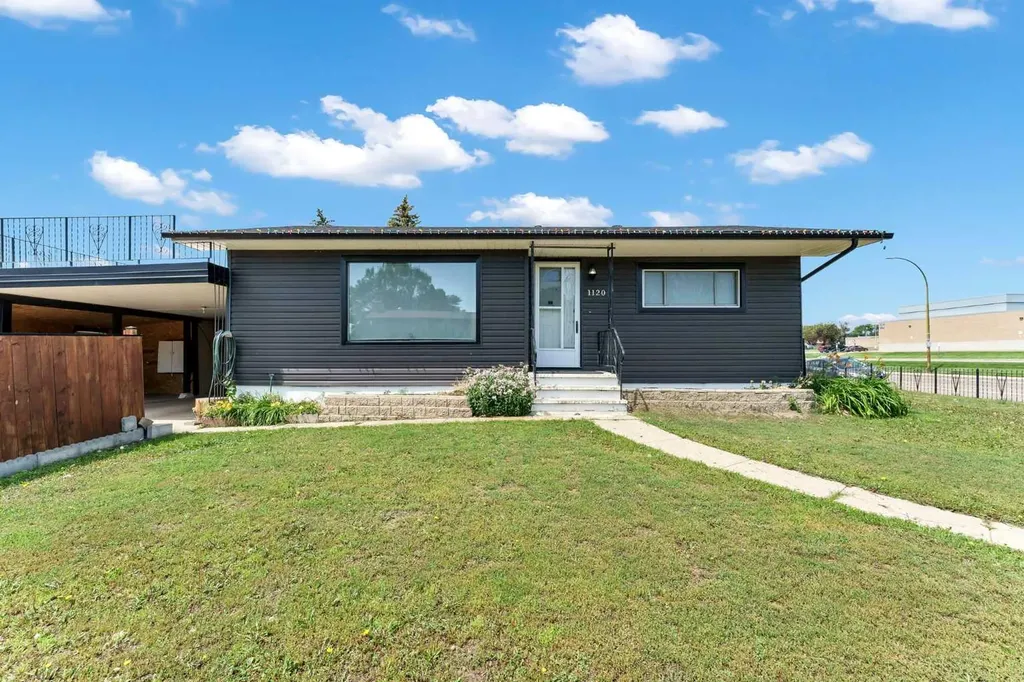 1120 1 Avenue NE Medicine Hat AB T1A5Z6