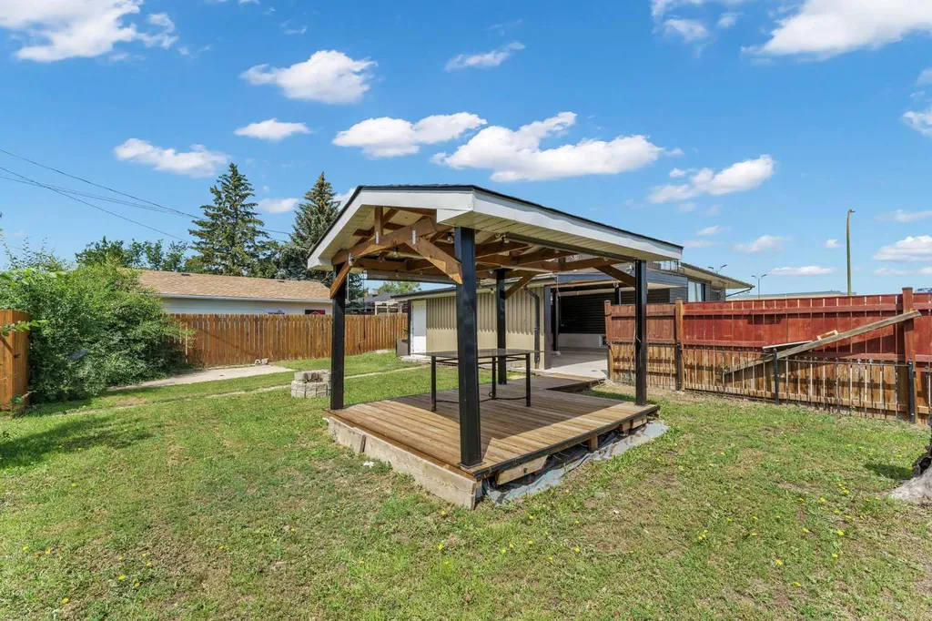 1120 1 Avenue NE Medicine Hat AB T1A5Z6