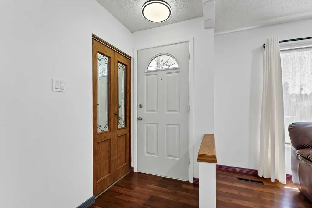 1120 1 Avenue NE Medicine Hat AB T1A5Z6