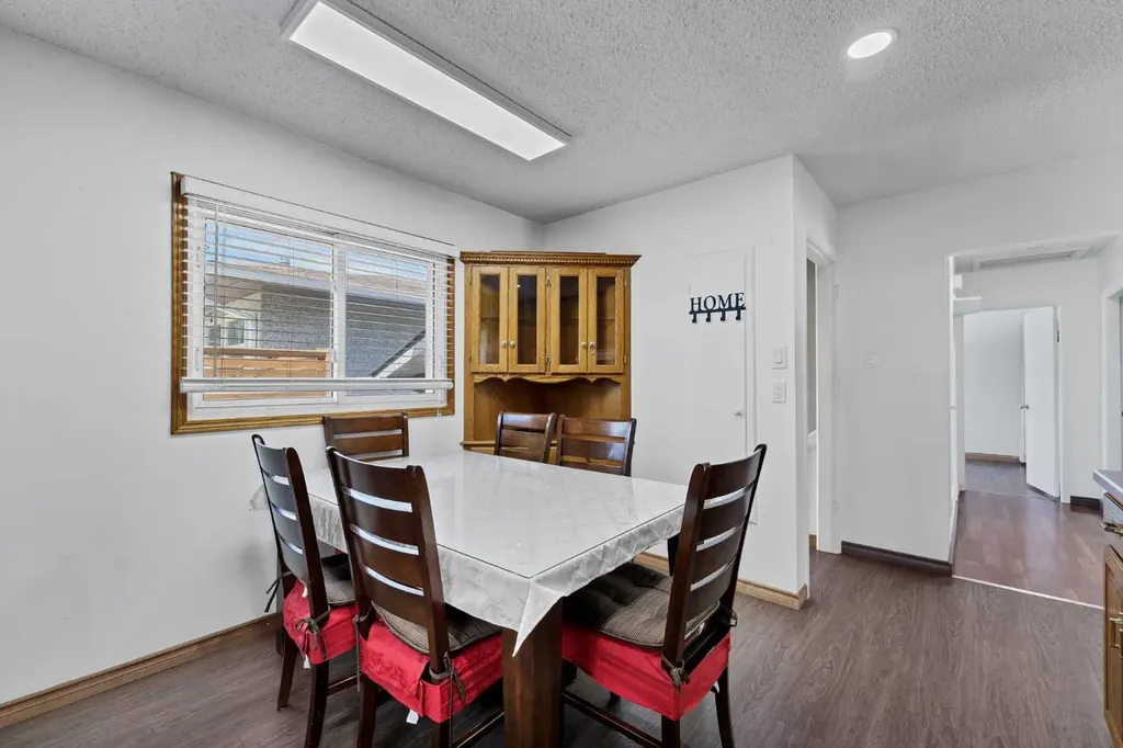 1120 1 Avenue NE Medicine Hat AB T1A5Z6