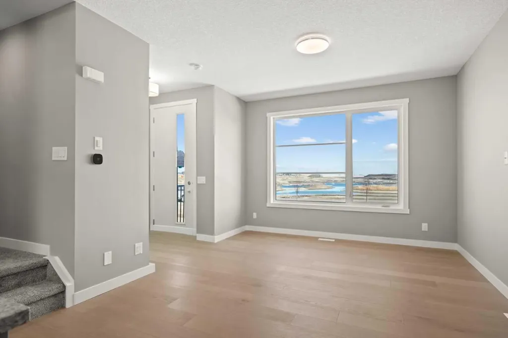 656 Sora Boulevard SE Calgary AB T3S 0L6