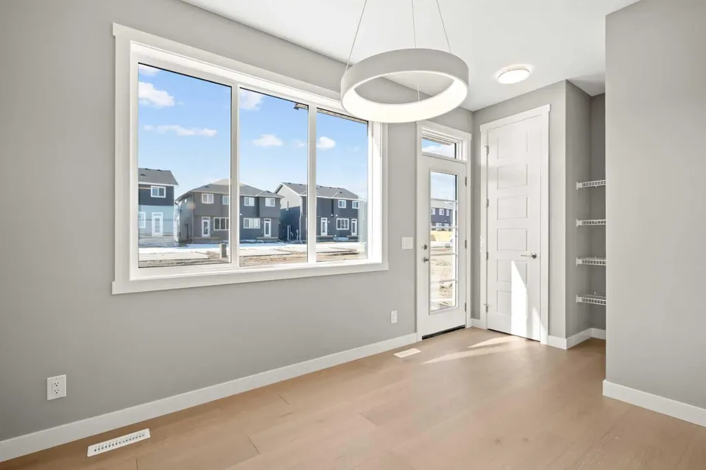 656 Sora Boulevard SE Calgary AB T3S 0L6