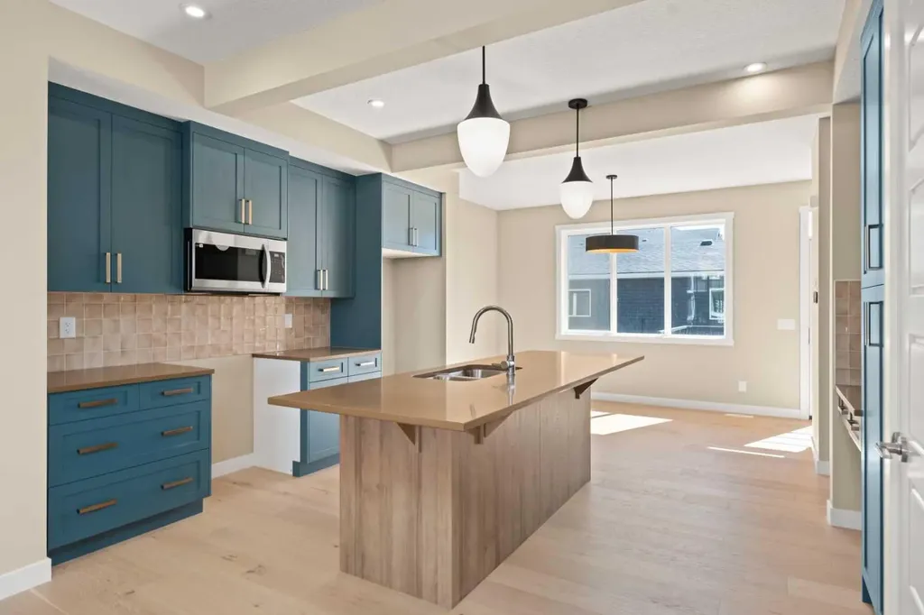 416 Sora Boulevard SE Calgary AB T3S 0M2