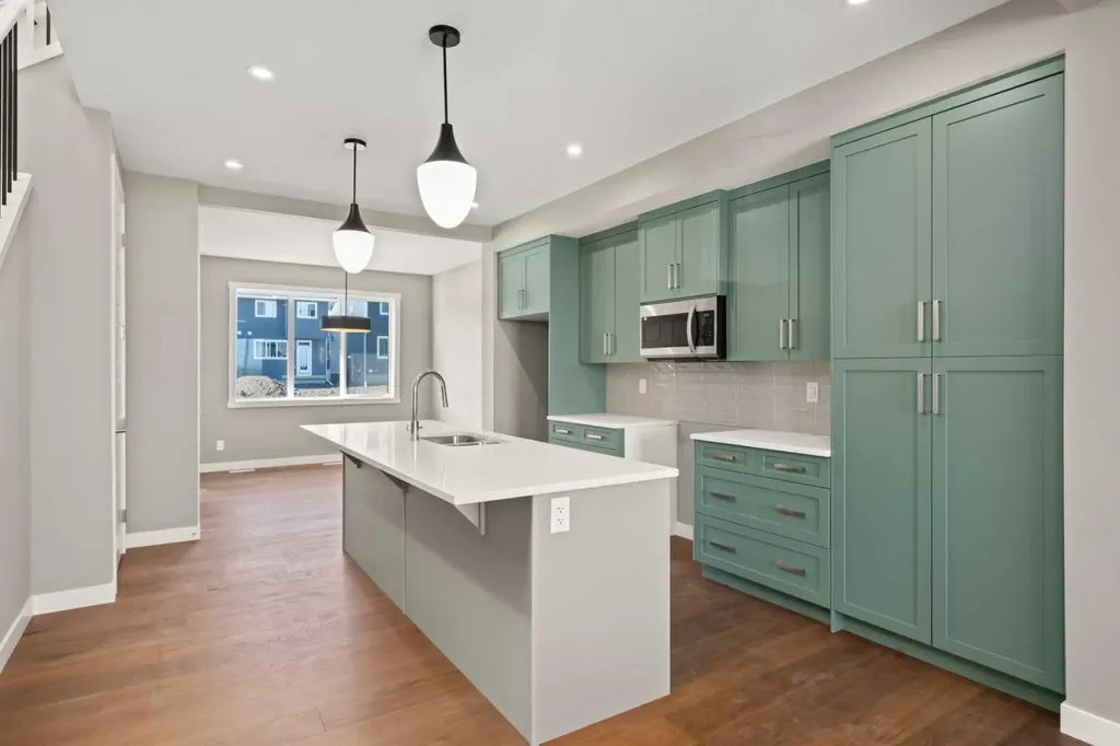 644 Sora Boulevard SE Calgary AB T3S 0L6