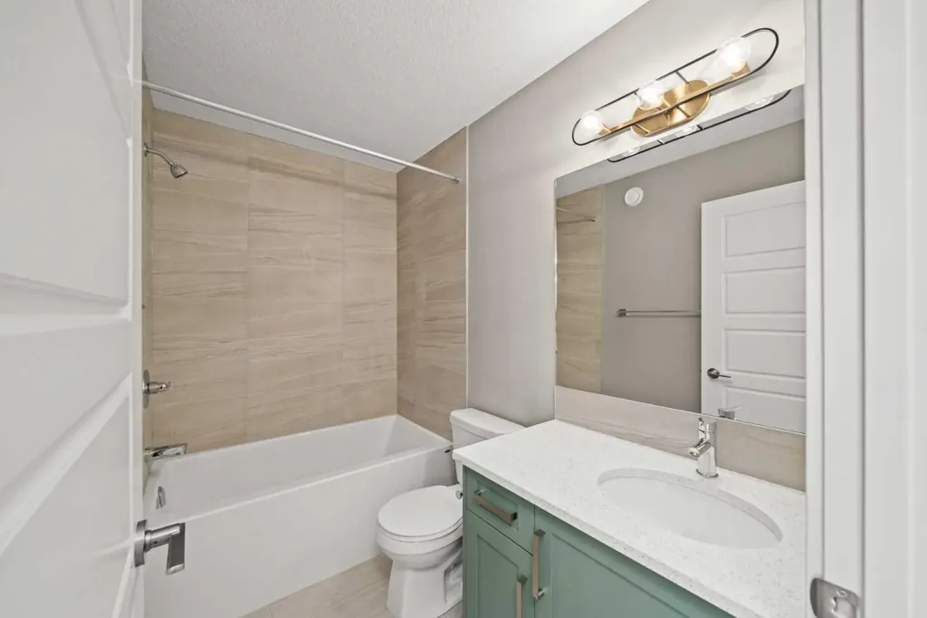 644 Sora Boulevard SE Calgary AB T3S 0L6