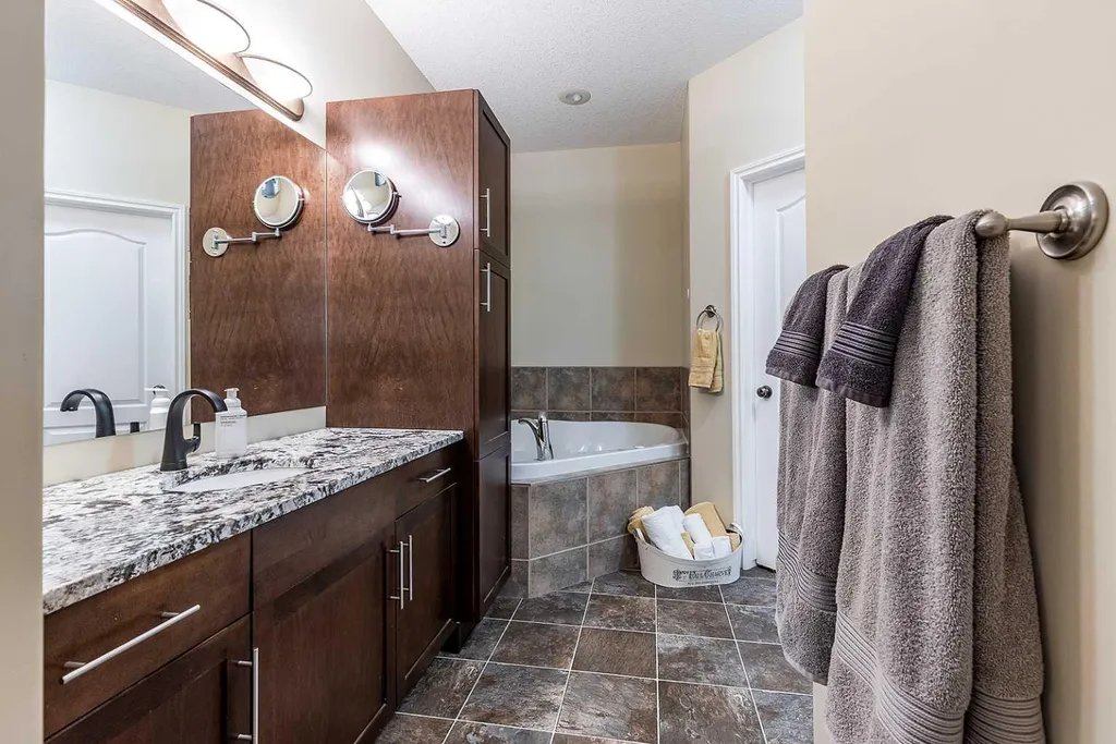 18 Ranchlands Lane NE Medicine Hat AB T1C 2A6