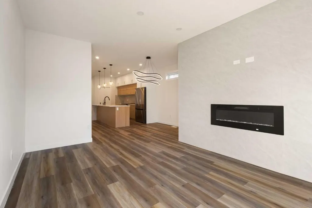 2426 25 Avenue NW Calgary AB T2M 2C5