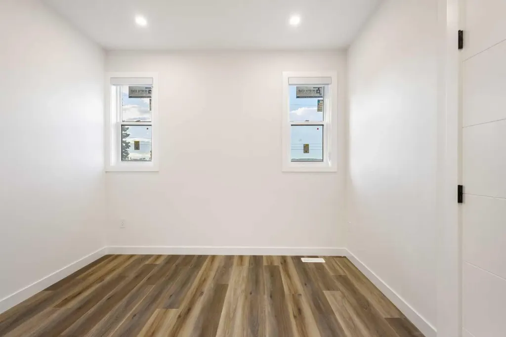 2426 25 Avenue NW Calgary AB T2M 2C5