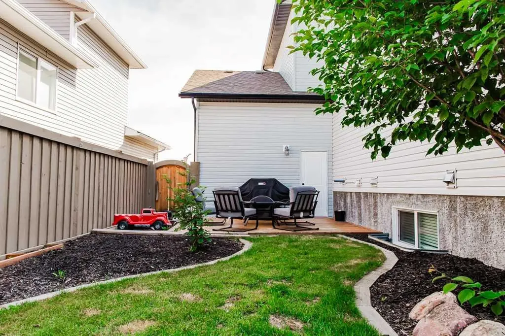 11317 Tamarack Drive Grande Prairie AB T8W 0L1