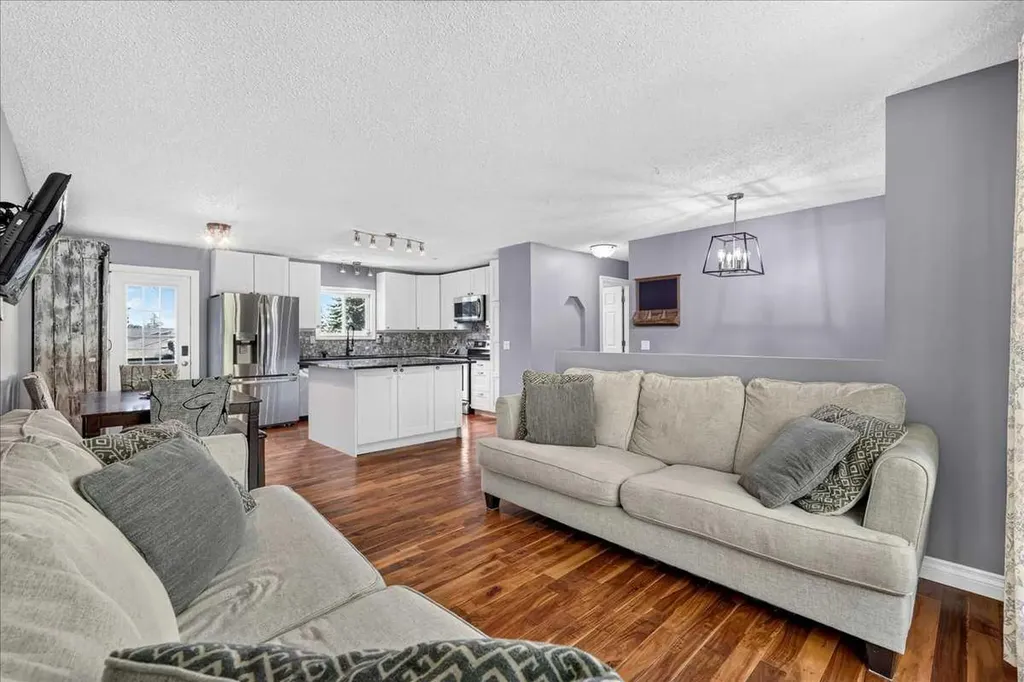 81 Ashwood Road SE Airdrie AB T4B 1G9