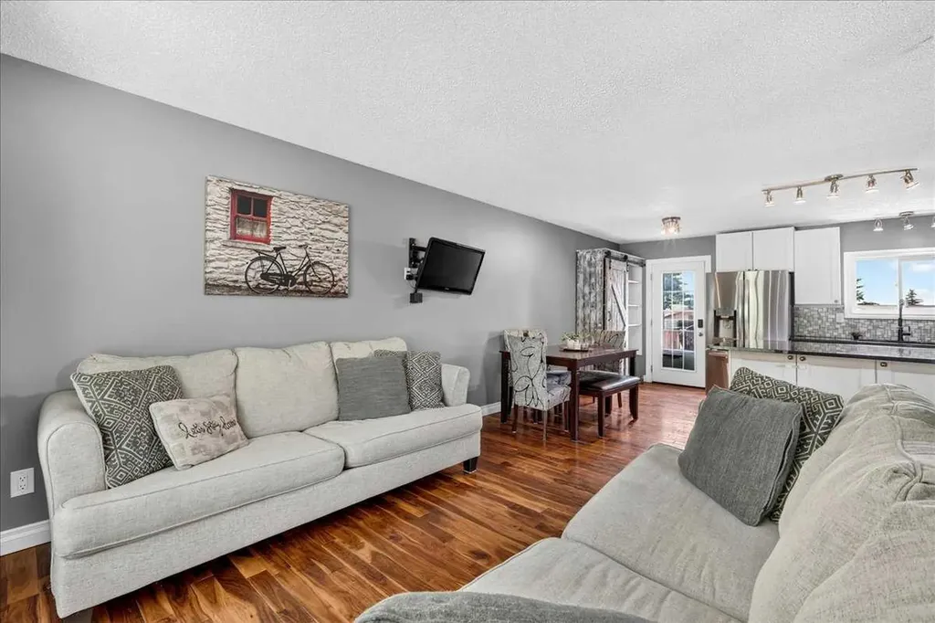 81 Ashwood Road SE Airdrie AB T4B 1G9