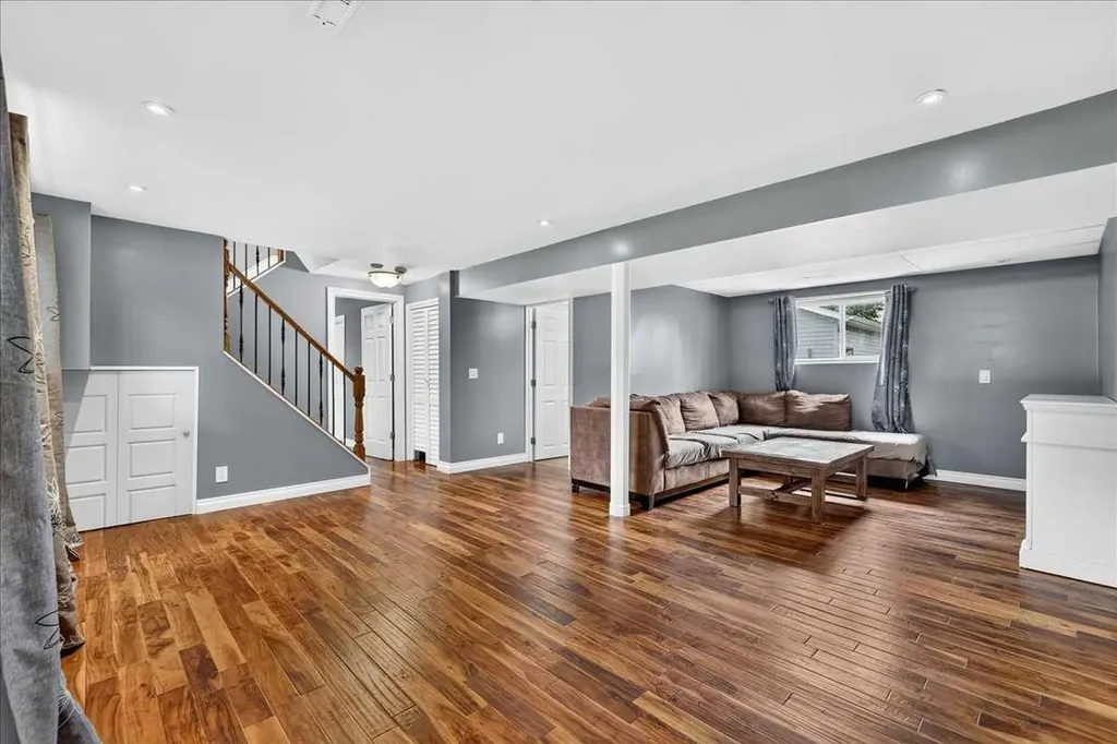 81 Ashwood Road SE Airdrie AB T4B 1G9