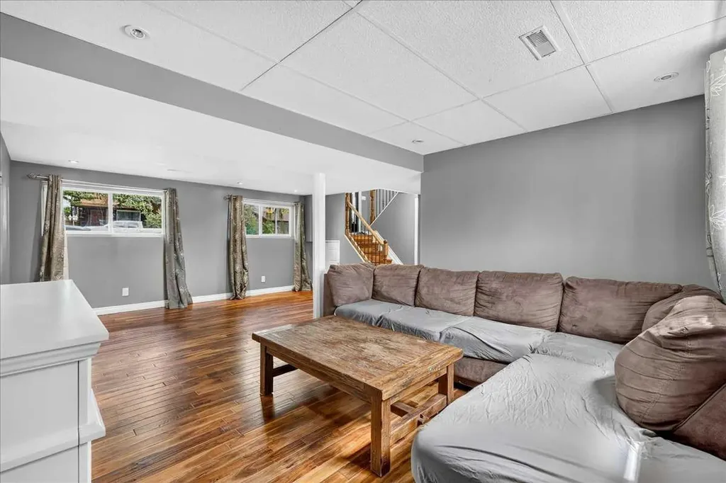 81 Ashwood Road SE Airdrie AB T4B 1G9