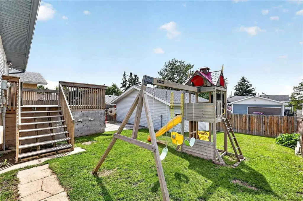 81 Ashwood Road SE Airdrie AB T4B 1G9