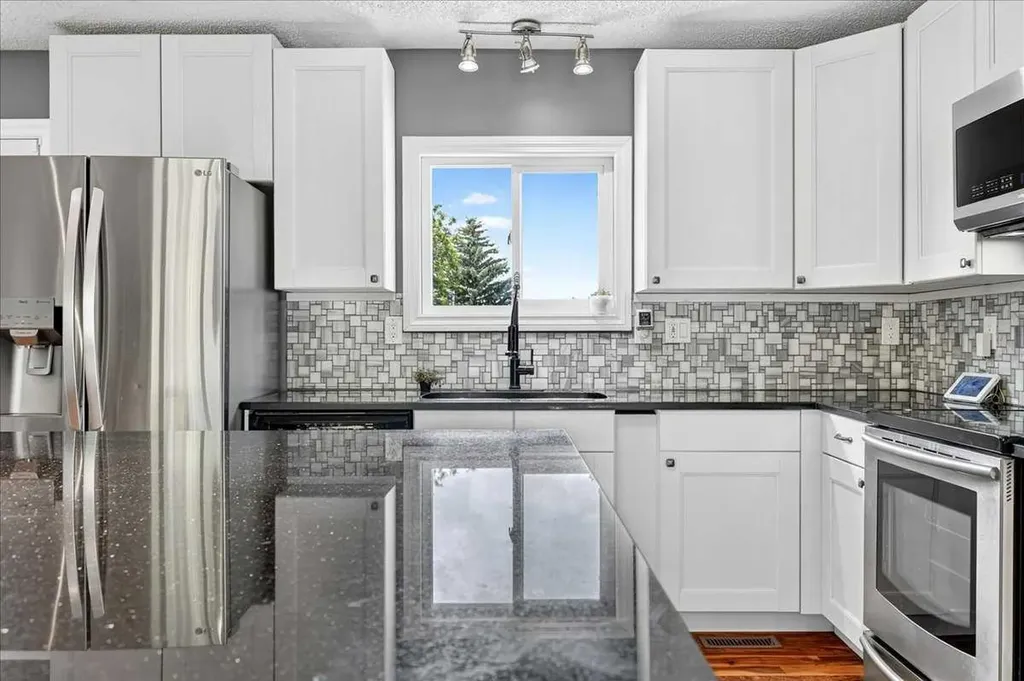 81 Ashwood Road SE Airdrie AB T4B 1G9