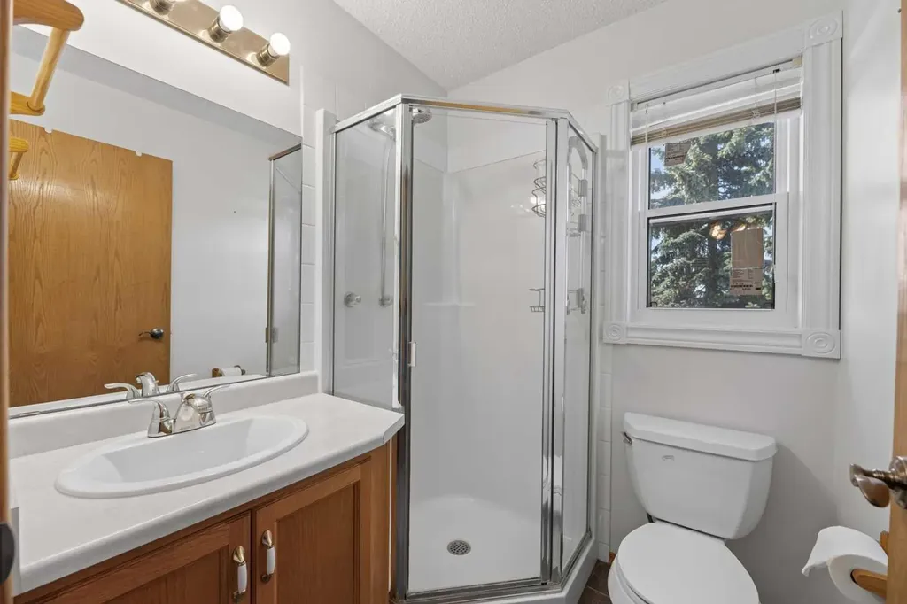 75 Everglade Drive SE Airdrie AB T4B 2E8