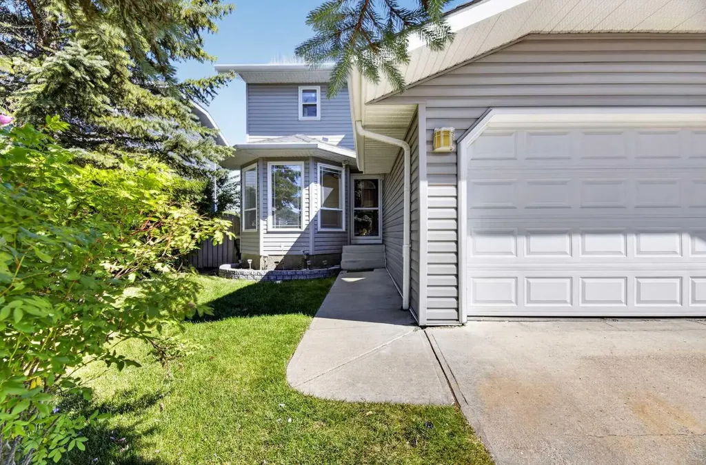 75 Everglade Drive SE Airdrie AB T4B 2E8