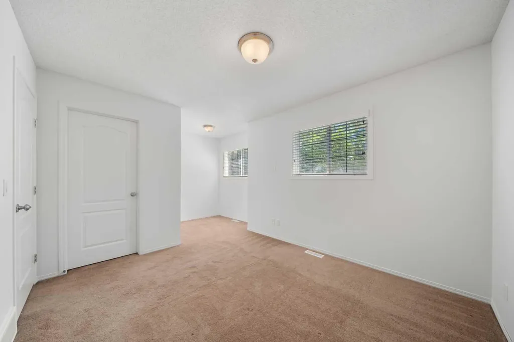 301 Strathaven Mews Strathmore AB T1P 1K3