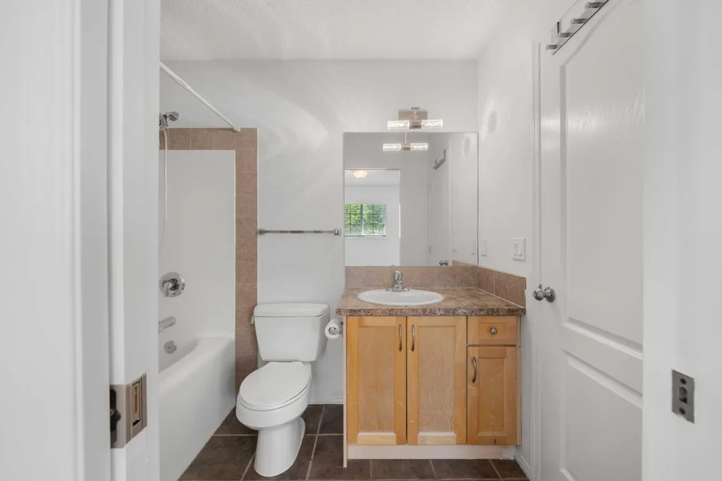 301 Strathaven Mews Strathmore AB T1P 1K3