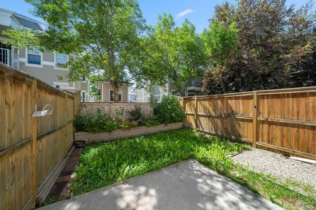 301 Strathaven Mews Strathmore AB T1P 1K3
