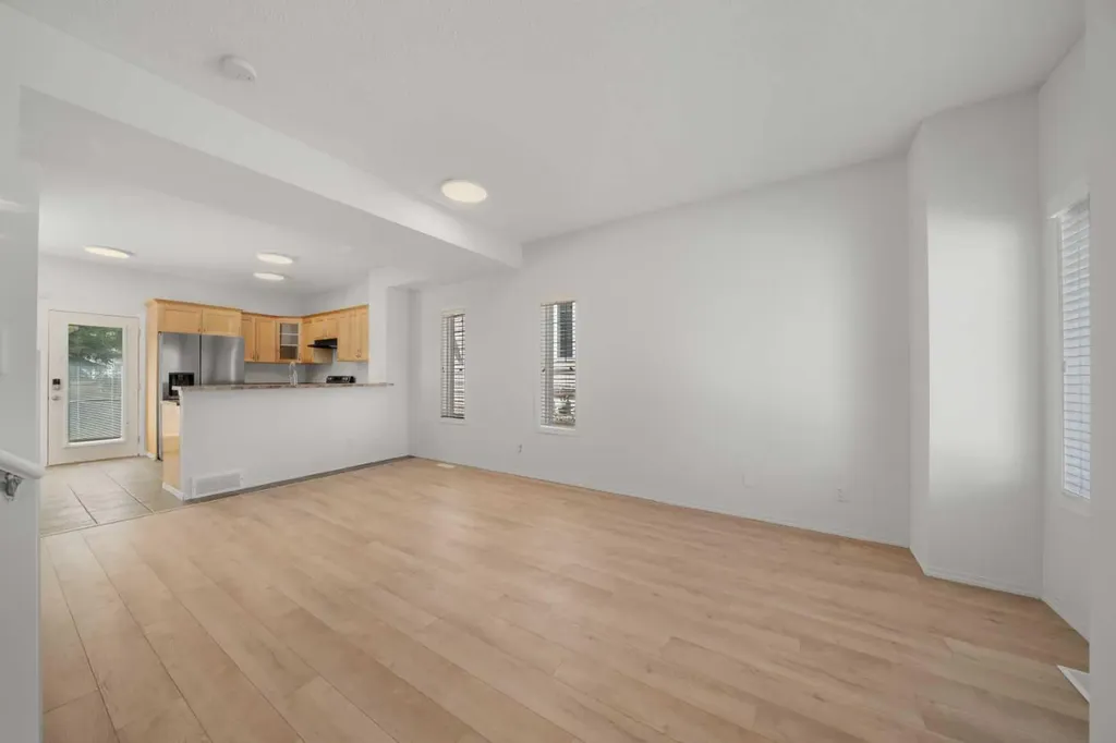 301 Strathaven Mews Strathmore AB T1P 1K3