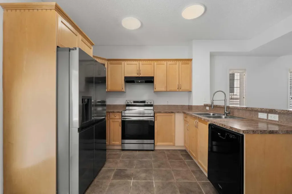 301 Strathaven Mews Strathmore AB T1P 1K3