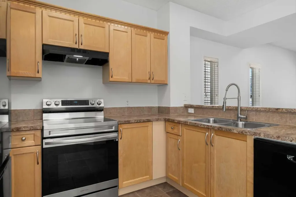 301 Strathaven Mews Strathmore AB T1P 1K3