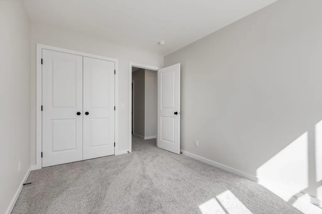 533 Sawgrass Green NW Airdrie AB T4B 5V2