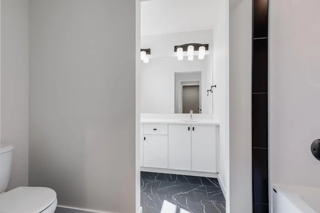 533 Sawgrass Green NW Airdrie AB T4B 5V2