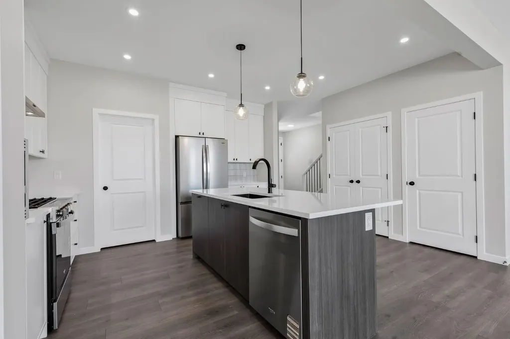 533 Sawgrass Green NW Airdrie AB T4B 5V2