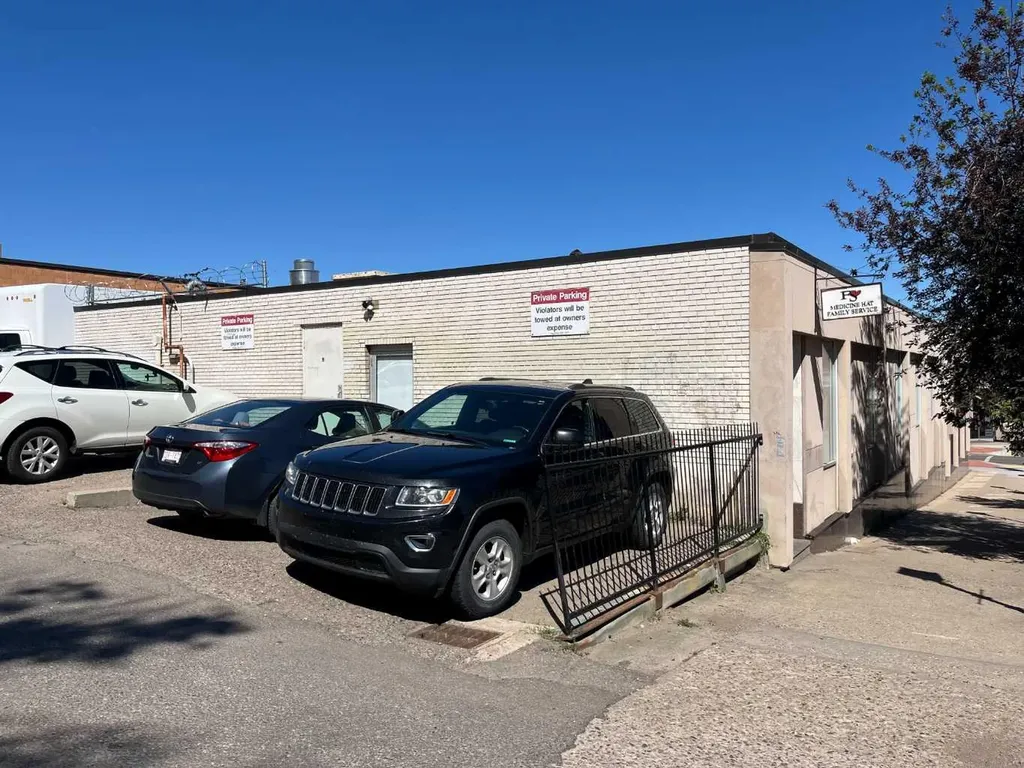 477 3 Street SE Medicine Hat AB T1A 7H1