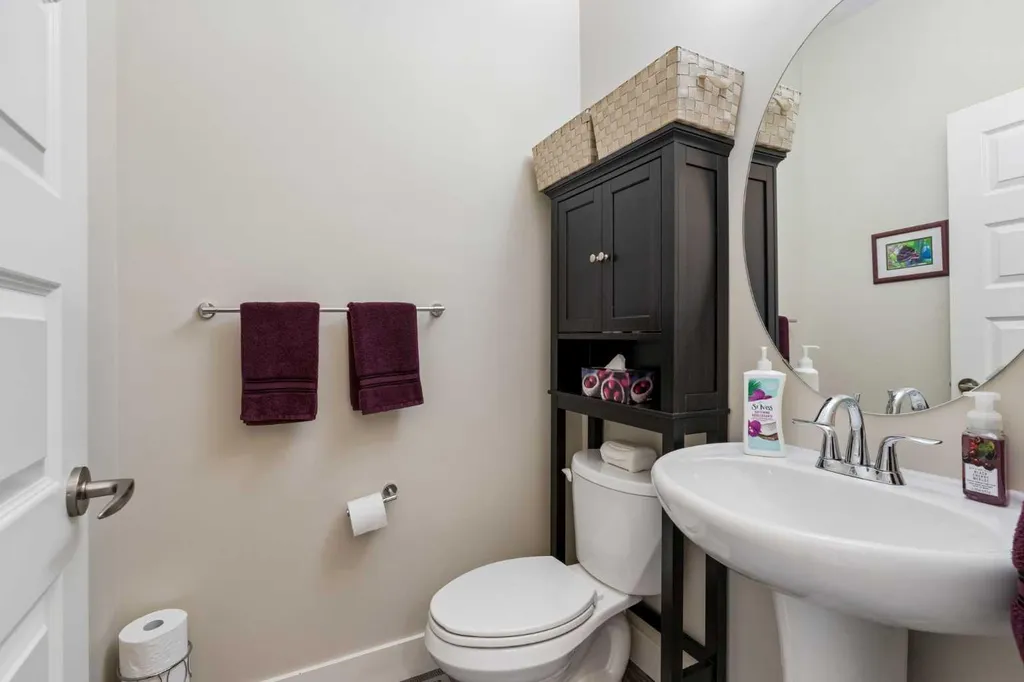 110 Coopers Common SW Airdrie AB T4B3Y3