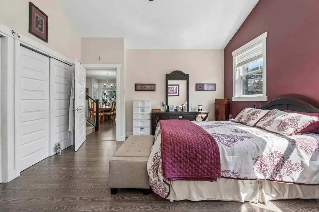 110 Coopers Common SW Airdrie AB T4B3Y3
