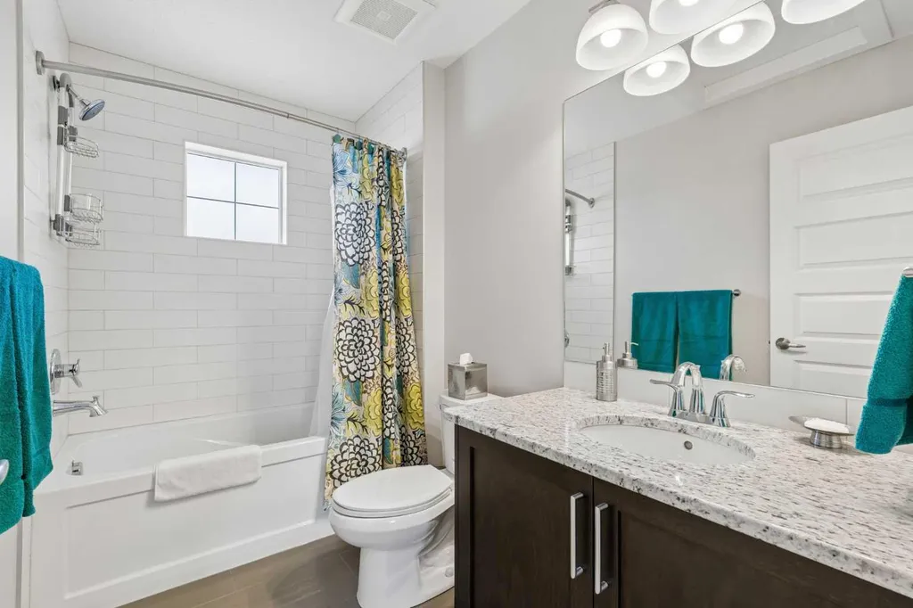 110 Coopers Common SW Airdrie AB T4B3Y3