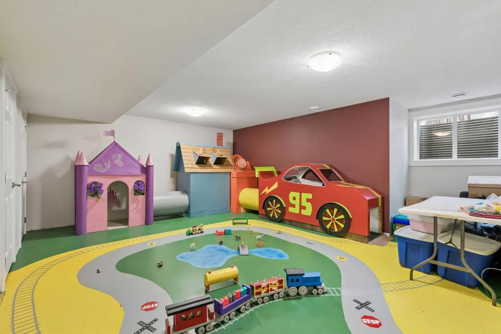110 Coopers Common SW Airdrie AB T4B3Y3