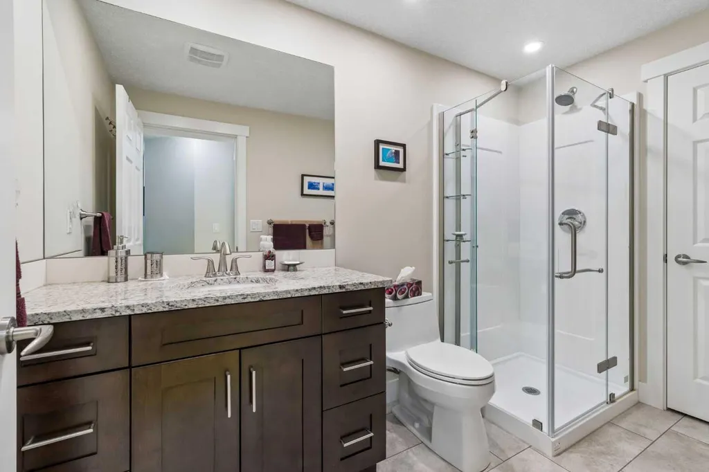 110 Coopers Common SW Airdrie AB T4B3Y3