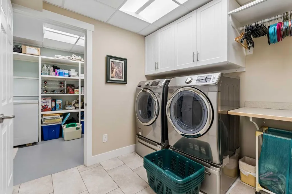 110 Coopers Common SW Airdrie AB T4B3Y3