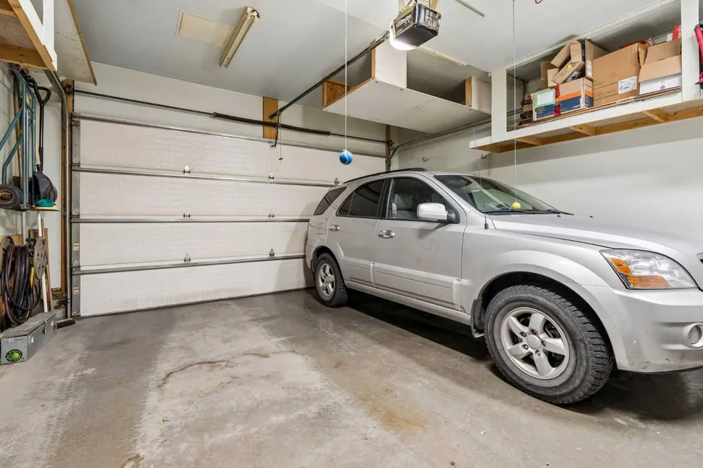 110 Coopers Common SW Airdrie AB T4B3Y3