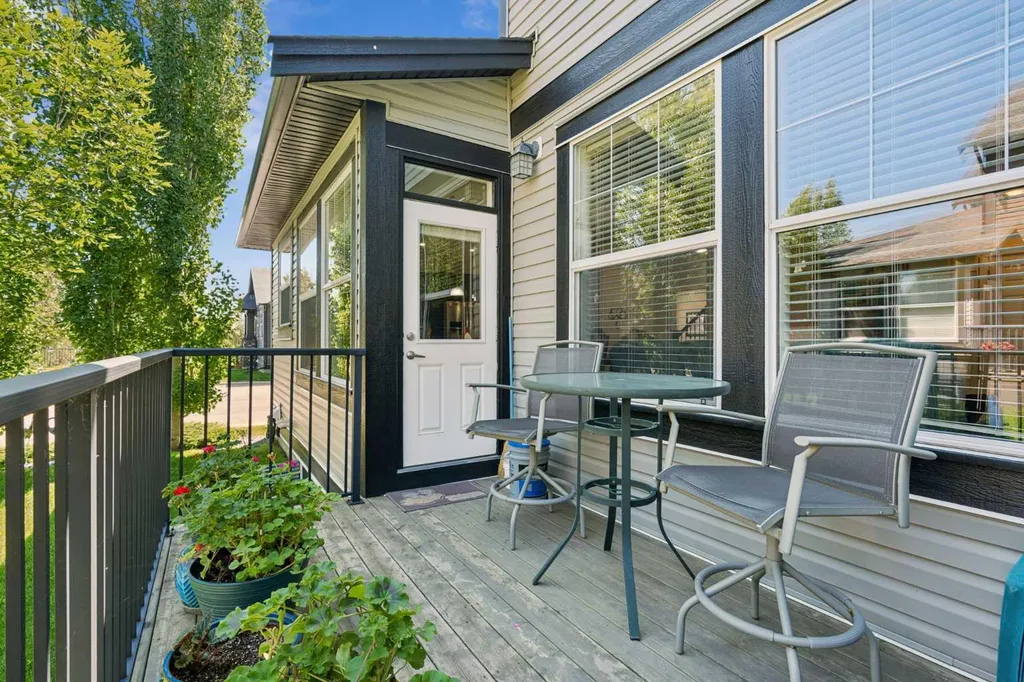 110 Coopers Common SW Airdrie AB T4B3Y3