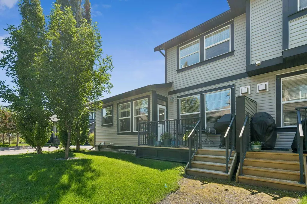 110 Coopers Common SW Airdrie AB T4B3Y3