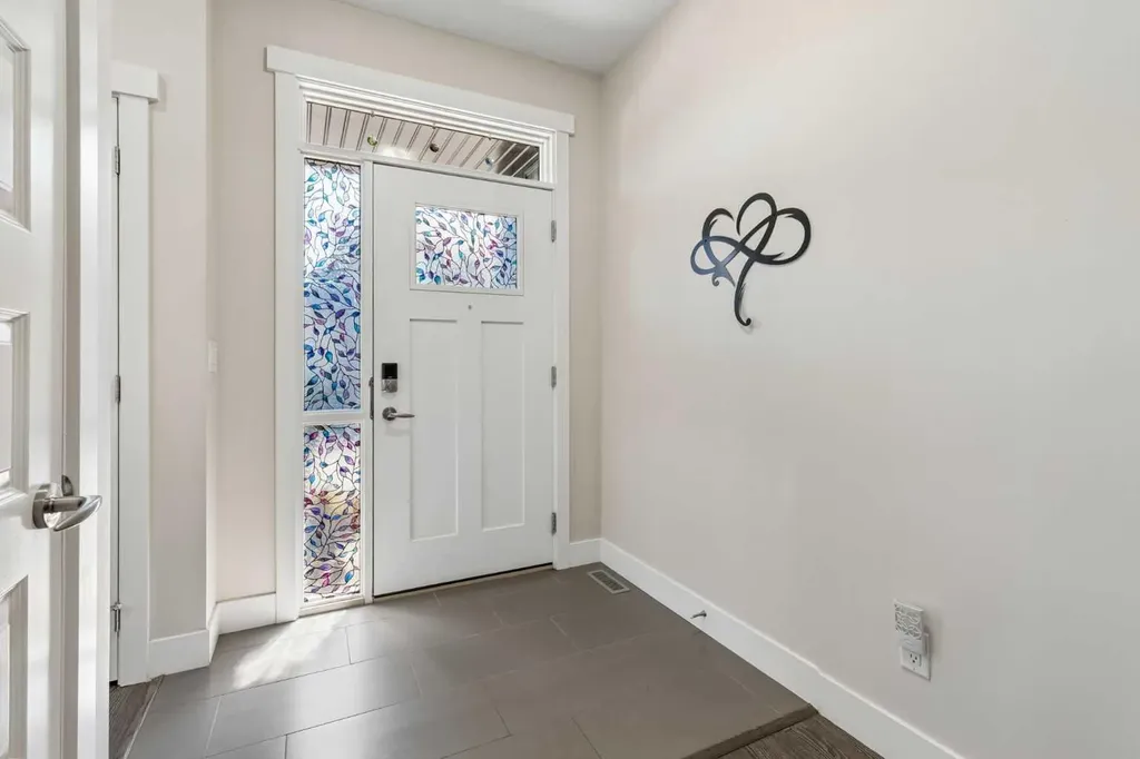 110 Coopers Common SW Airdrie AB T4B3Y3