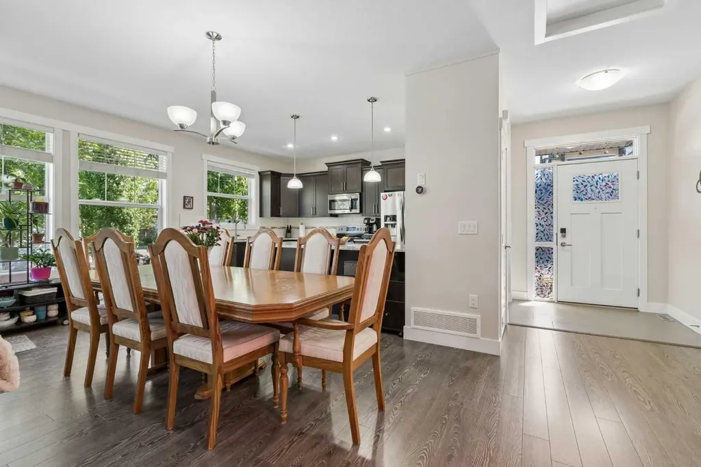 110 Coopers Common SW Airdrie AB T4B3Y3