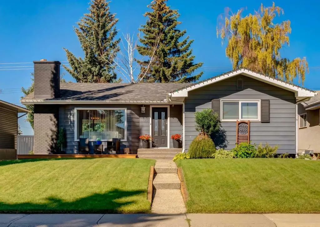 425 Woodland Crescent SE Calgary AB T2J1J7