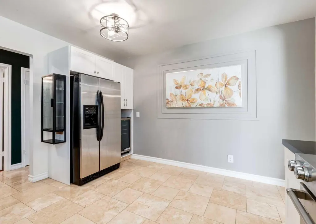 425 Woodland Crescent SE Calgary AB T2J1J7