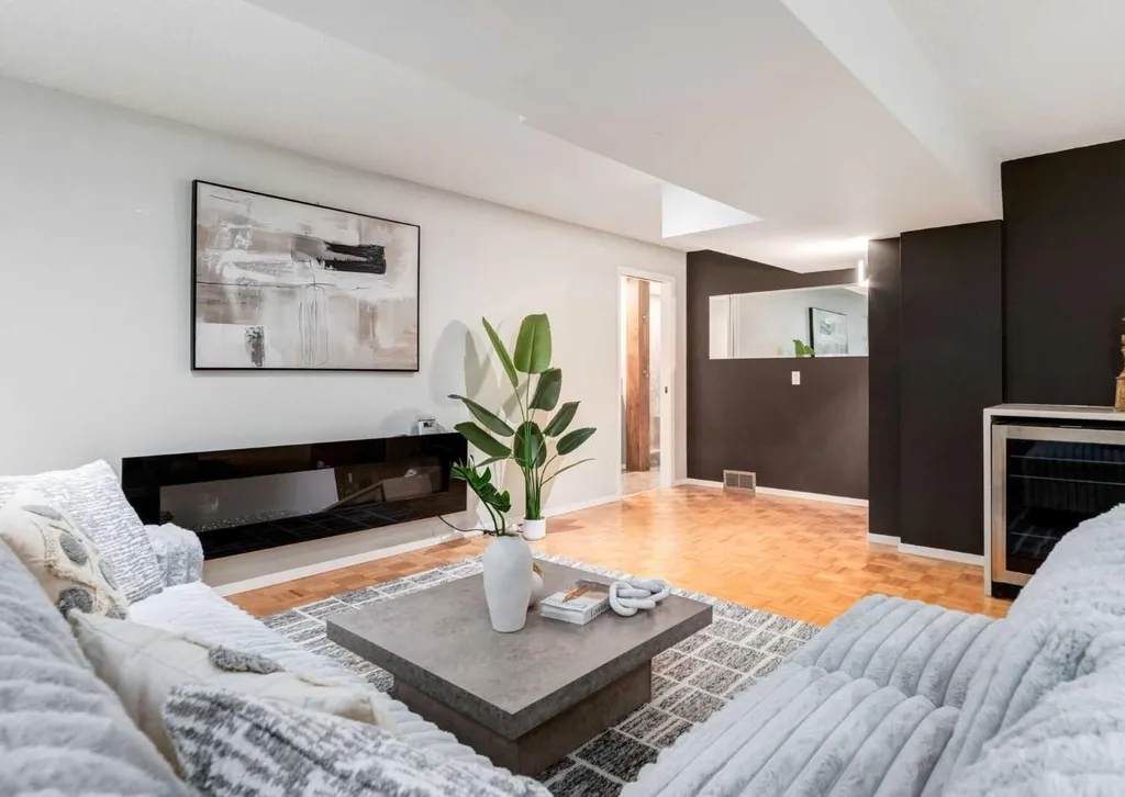 425 Woodland Crescent SE Calgary AB T2J1J7