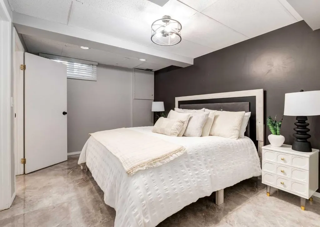 425 Woodland Crescent SE Calgary AB T2J1J7